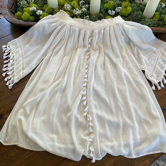 love, Fire cream color tunic top.  Size Large.  Tassels on sleeves and front. - Picture 2 of 13